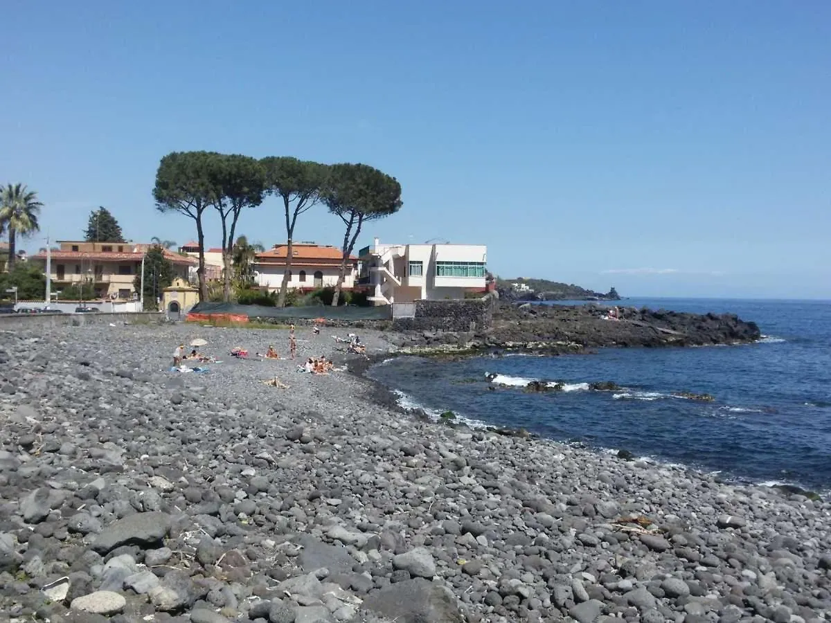 B&B Acireale - Il Cavalluccio Marino Fronte Mare Bed & Breakfast