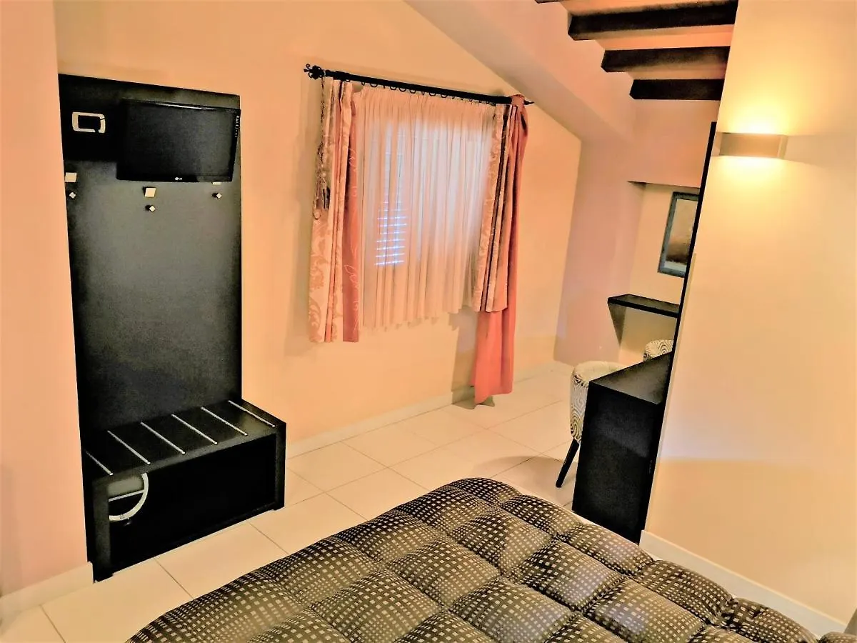 ベッド・アンド・ブレックファスト B&B Acireale - Il Cavalluccio Marino Fronte Mare