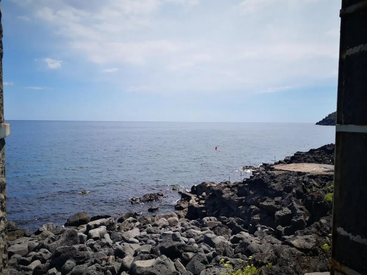 B&B Acireale - Il Cavalluccio Marino Fronte Mare 2*,