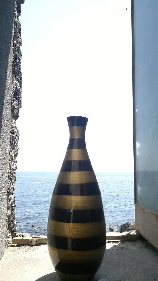 B&B Acireale - Il Cavalluccio Marino Fronte Mare Bed & Breakfast
