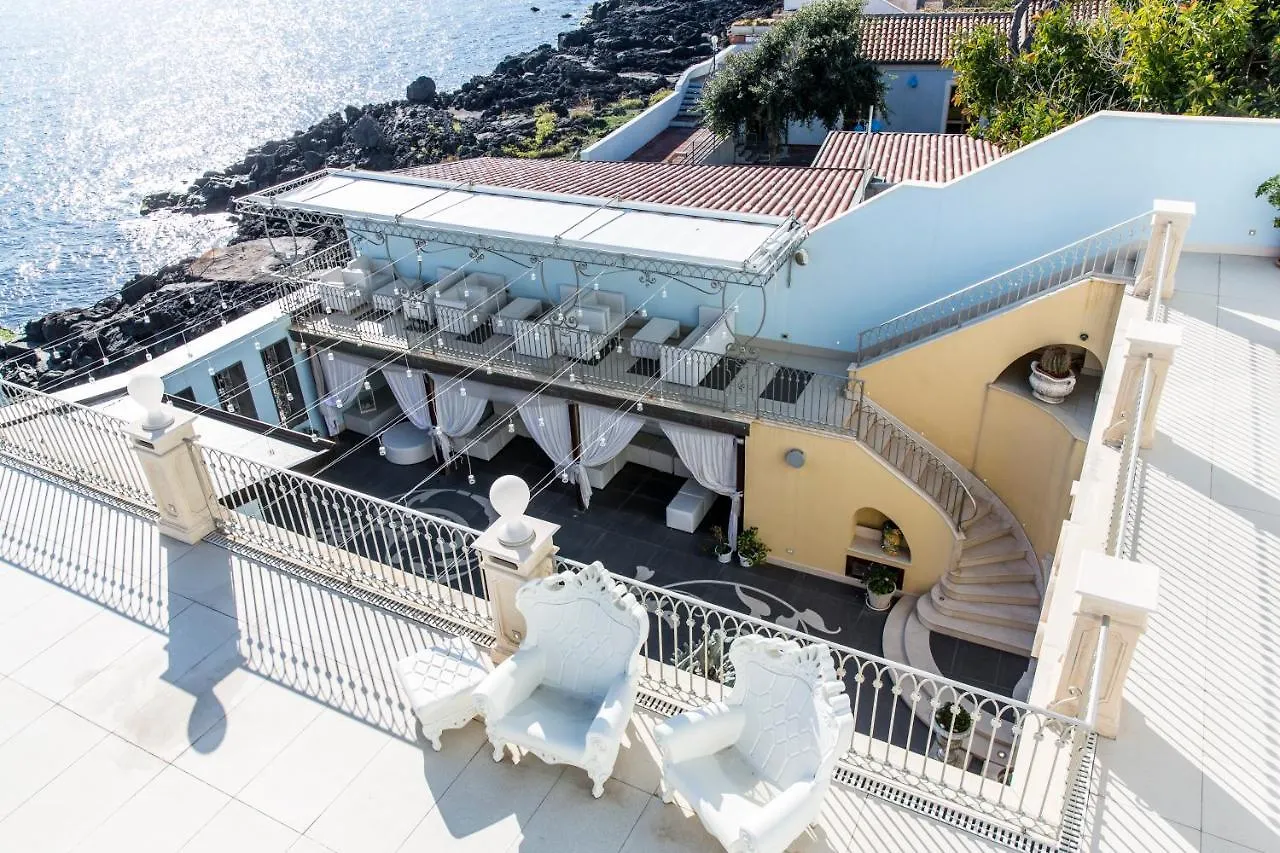 B&B Acireale - Il Cavalluccio Marino Fronte Mare Bed & Breakfast