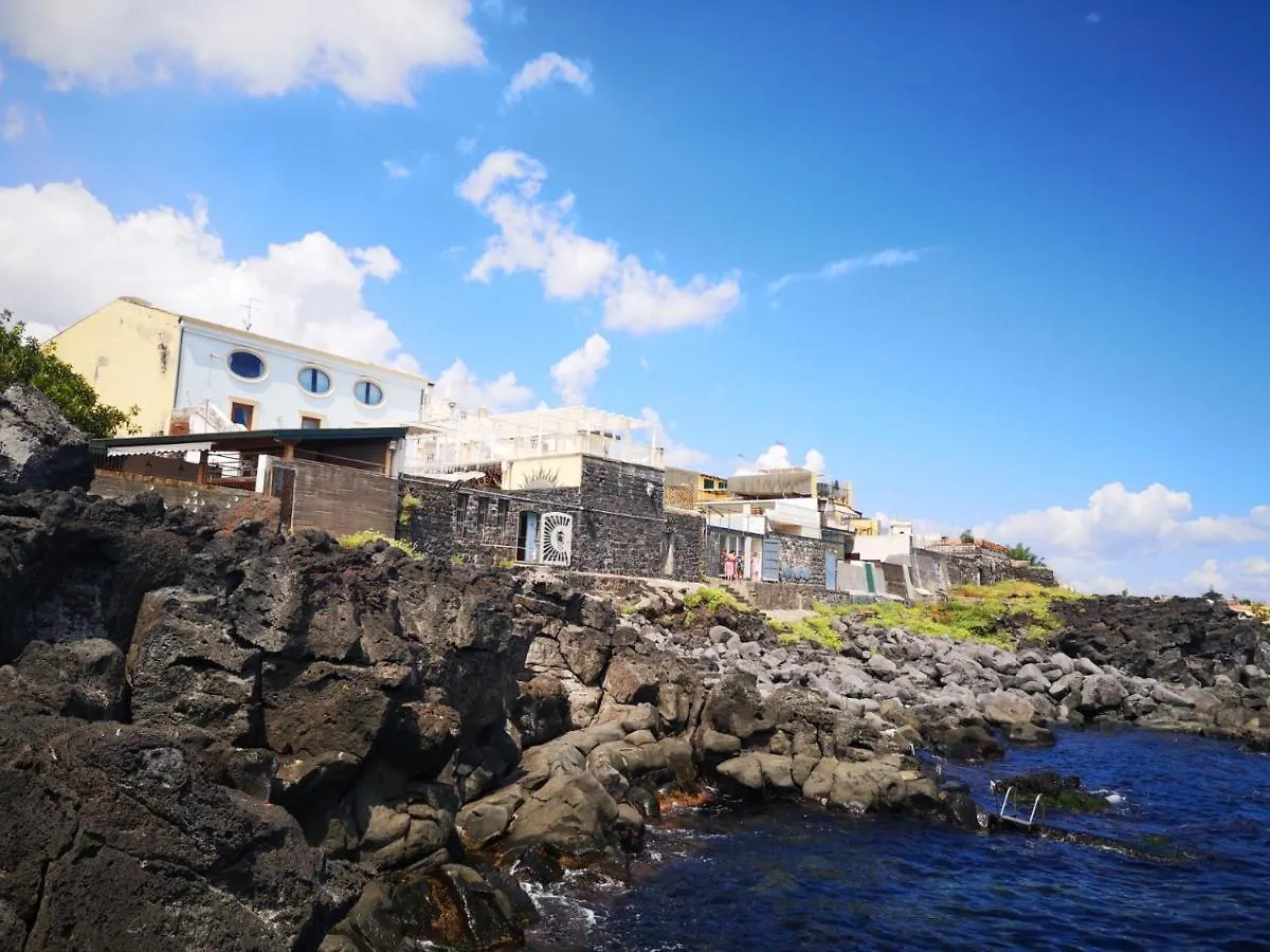 ** Bed & Breakfast B&B Acireale - Il Cavalluccio Marino Fronte Mare Italy